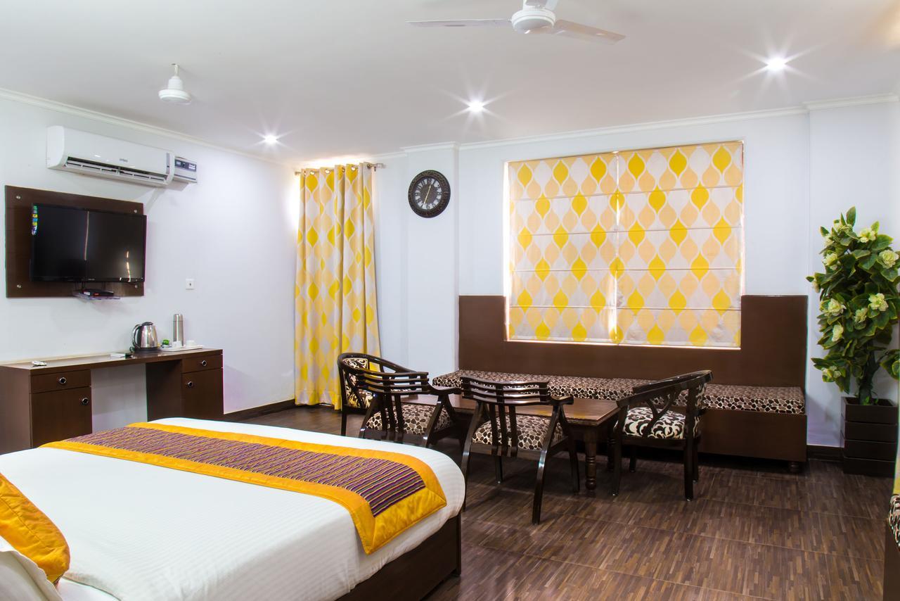 Oyo 8947 Vedanta 3*