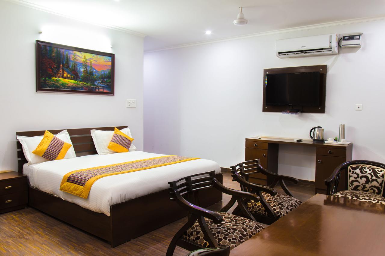 Oyo 8947 Vedanta 3*
