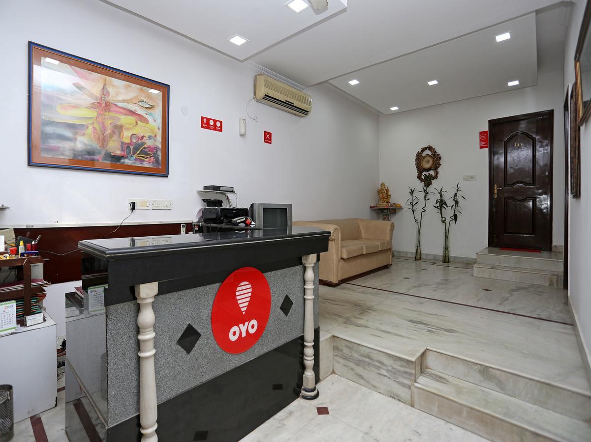 Hotel Oyo 8465 Near Sahara Mall