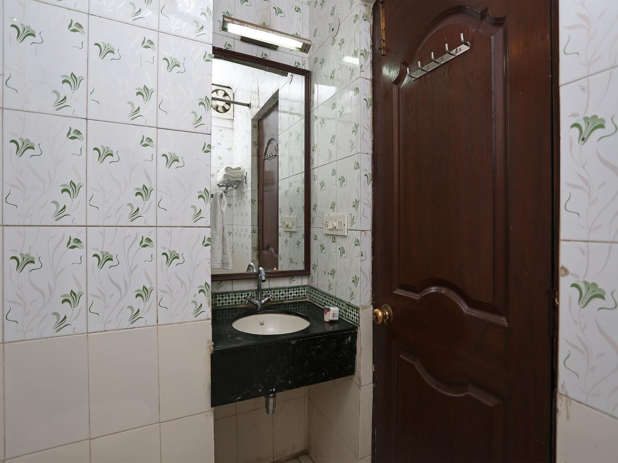 Oyo 8465 Near Sahara Mall 3*