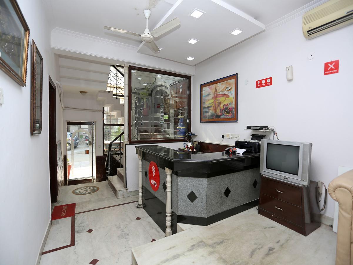 Oyo 8465 Near Sahara Mall