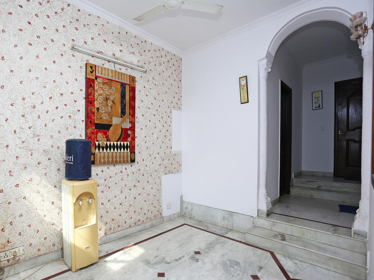 Oyo 8465 Near Sahara Mall Hotel 3*
