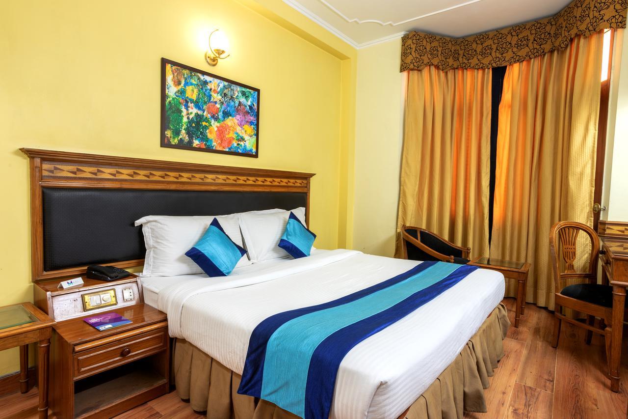 Hotel Mint Cyber Gurgaon