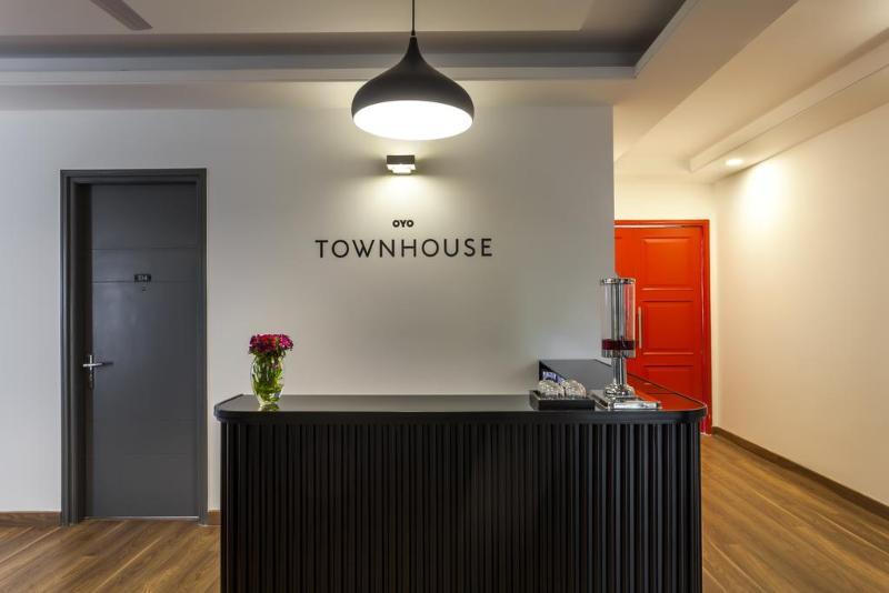 Hotel Oyo Townhouse 003 Southend Sohna Road 2*