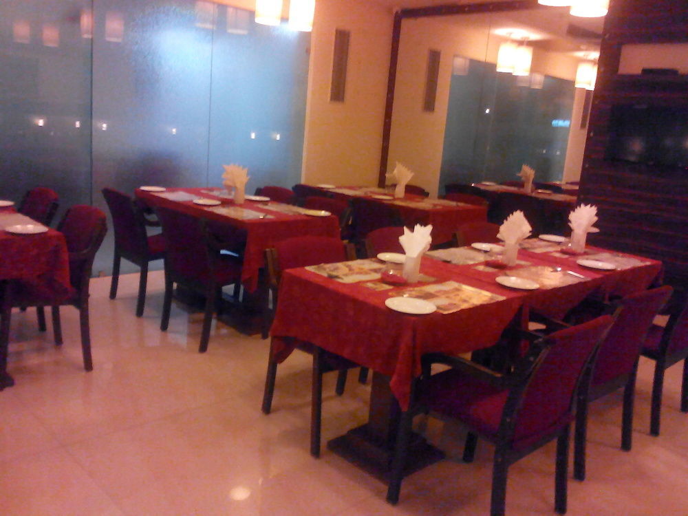 Ahuja Residency Cyber Ii 3* Gurgaon