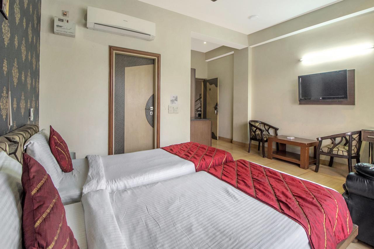 Oyo 17257 Sunset Residency Hotel 3*