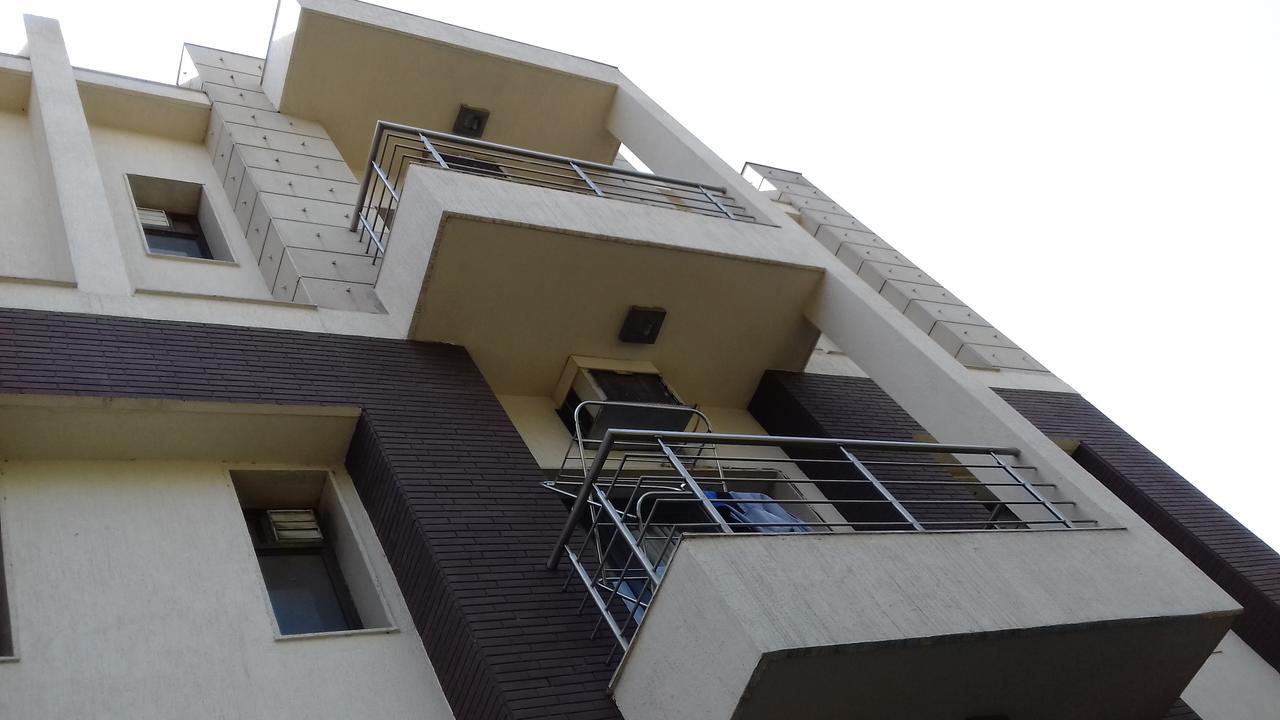 Enkay Residency M-block Cyber 3*