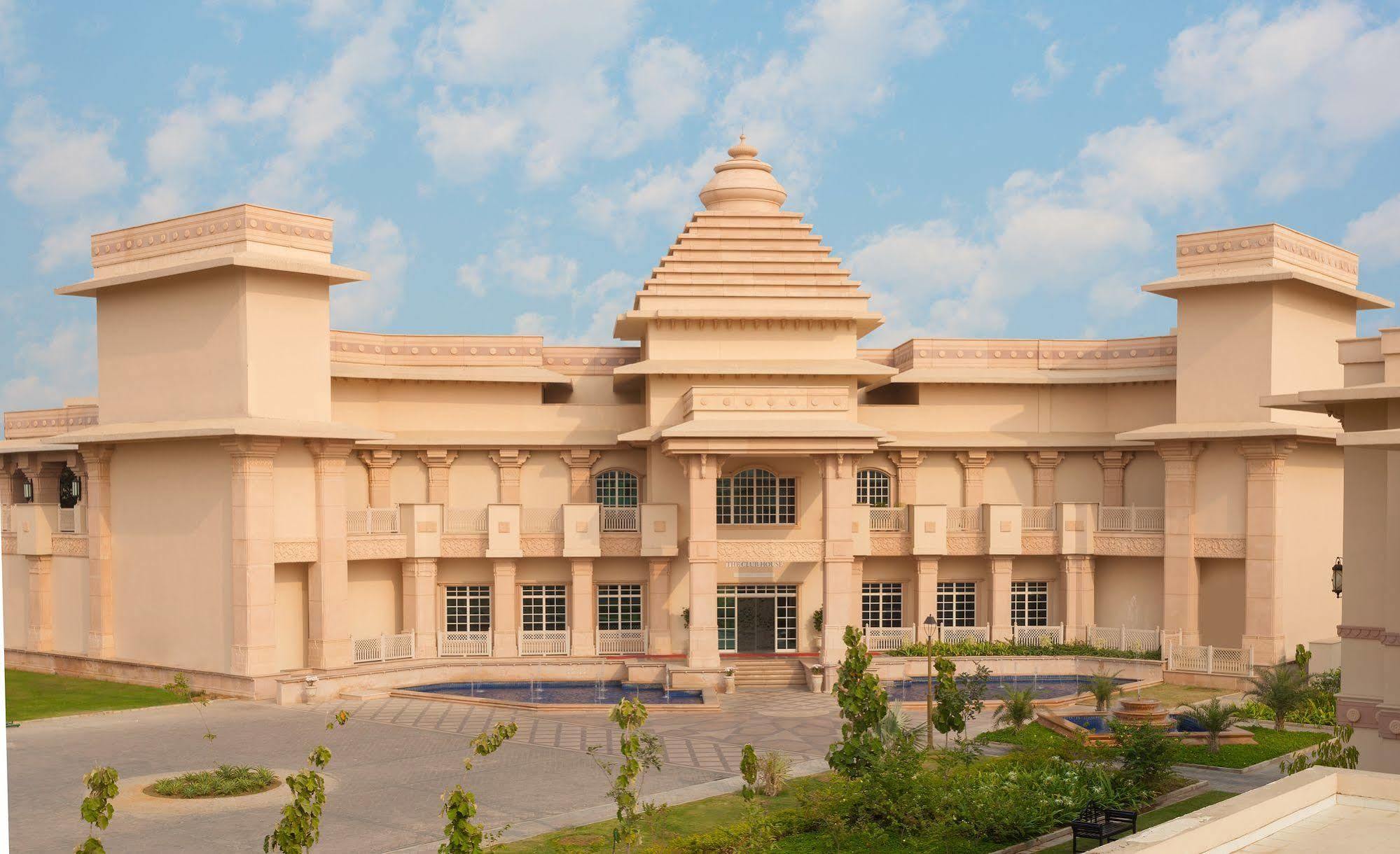 Itc Grand Bharat 5*