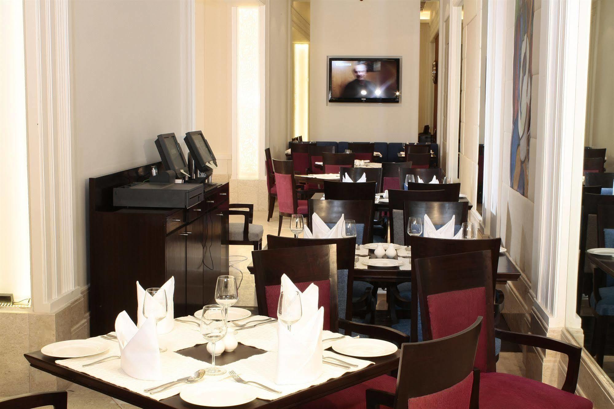 Hotel Vista Park Gurgaon