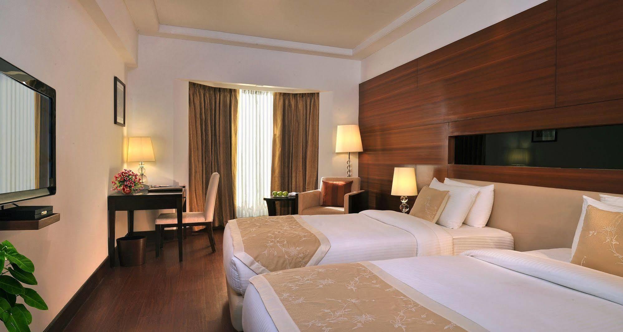 Monde Hotel