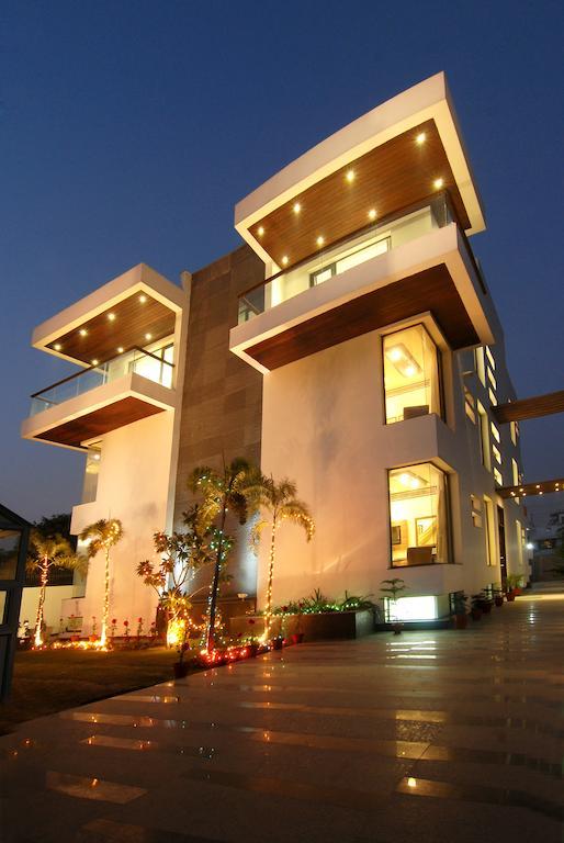 Hotel White Lotus Gurgaon