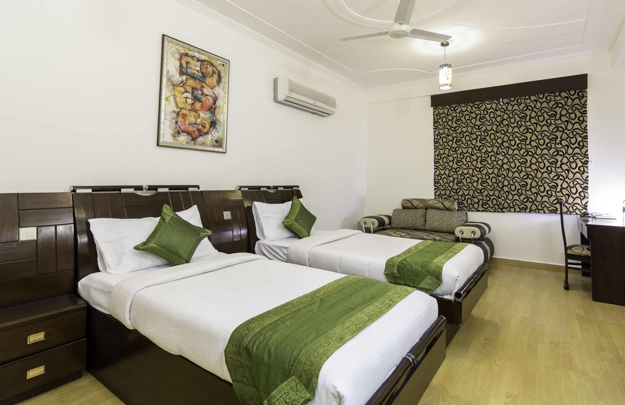 Oyo Townhouse 823 Leaf Hotel Gurgaon