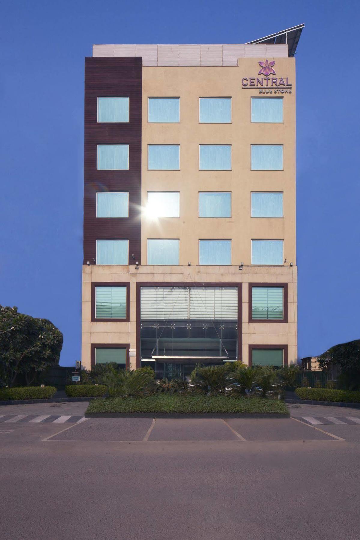 Blue Stone By Royal Orchid 4* Gurgaon