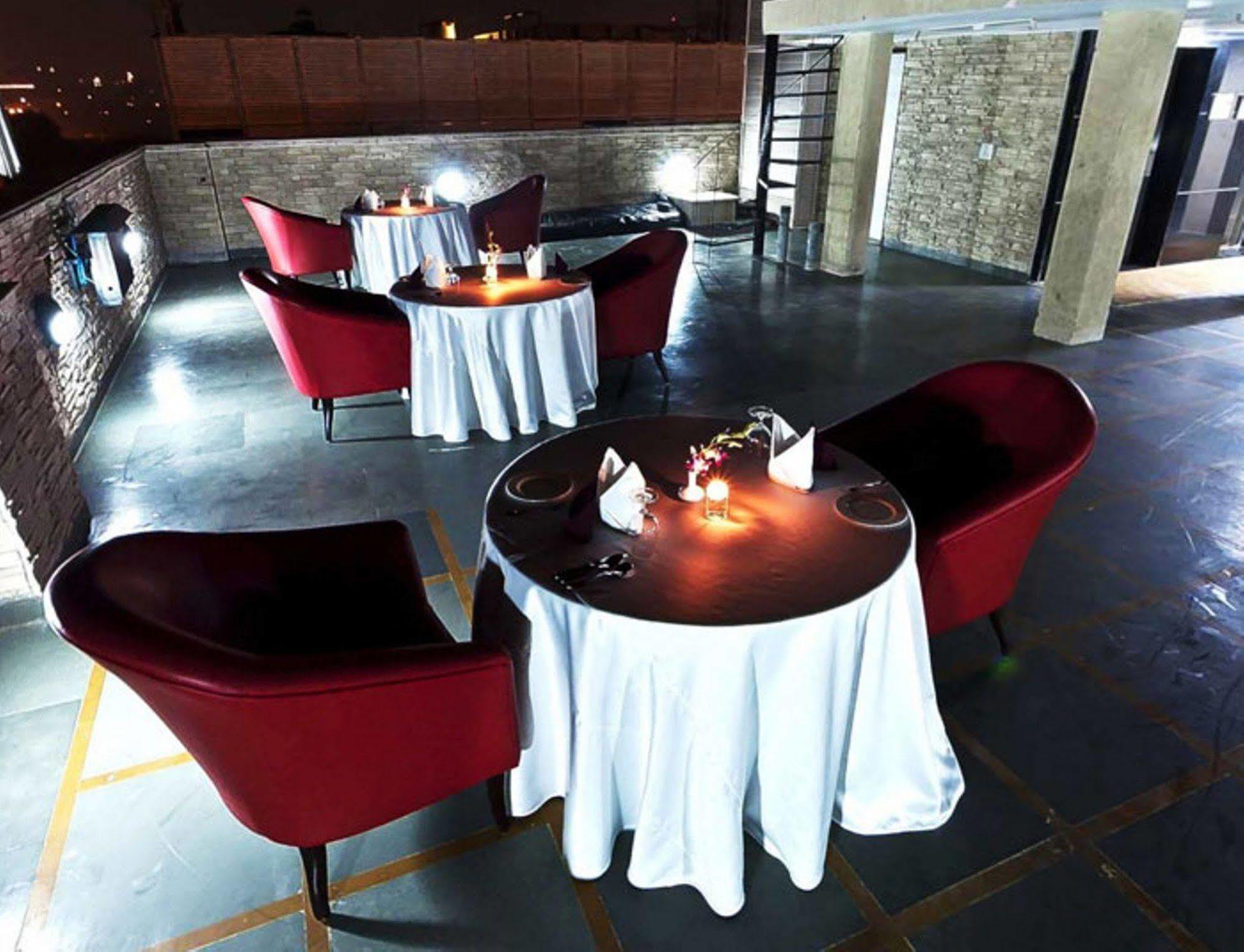 Hotel Blue Stone By Royal Orchid 4*