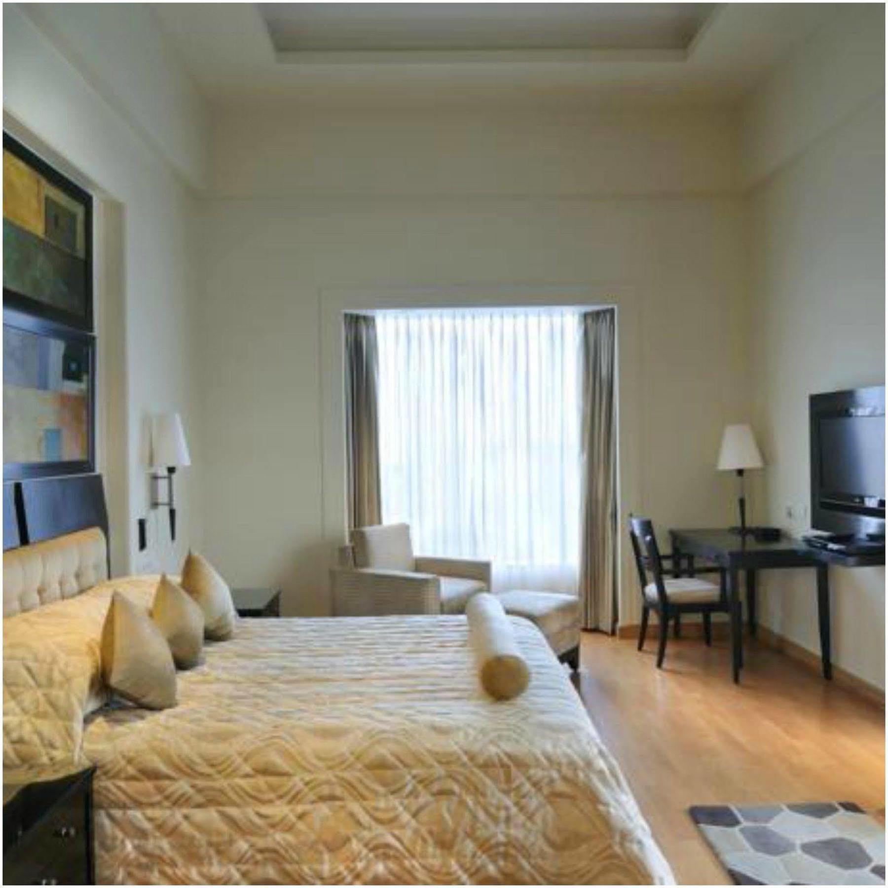 Park Plaza Hotel 4*