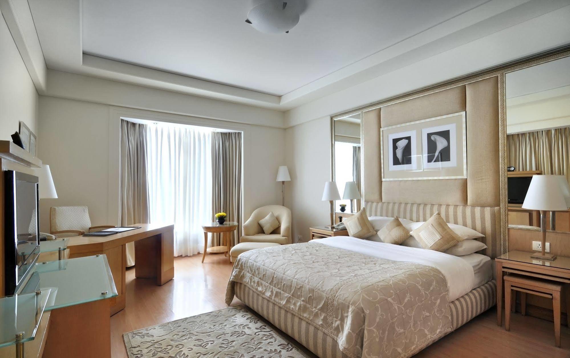 Park Plaza Hotel 4*