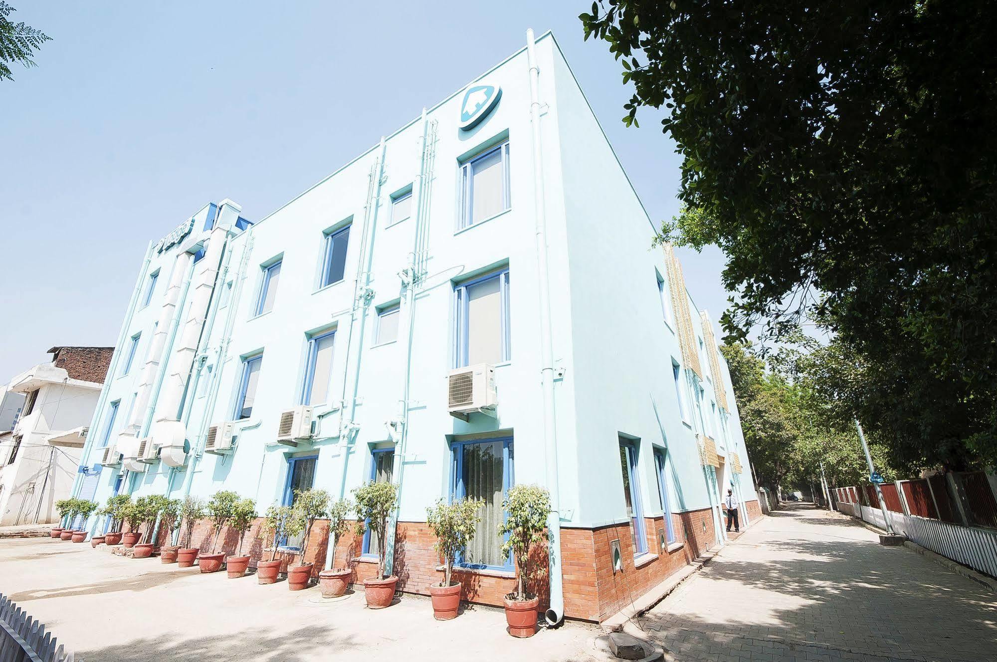 Bloom Boutique L Signature Towers