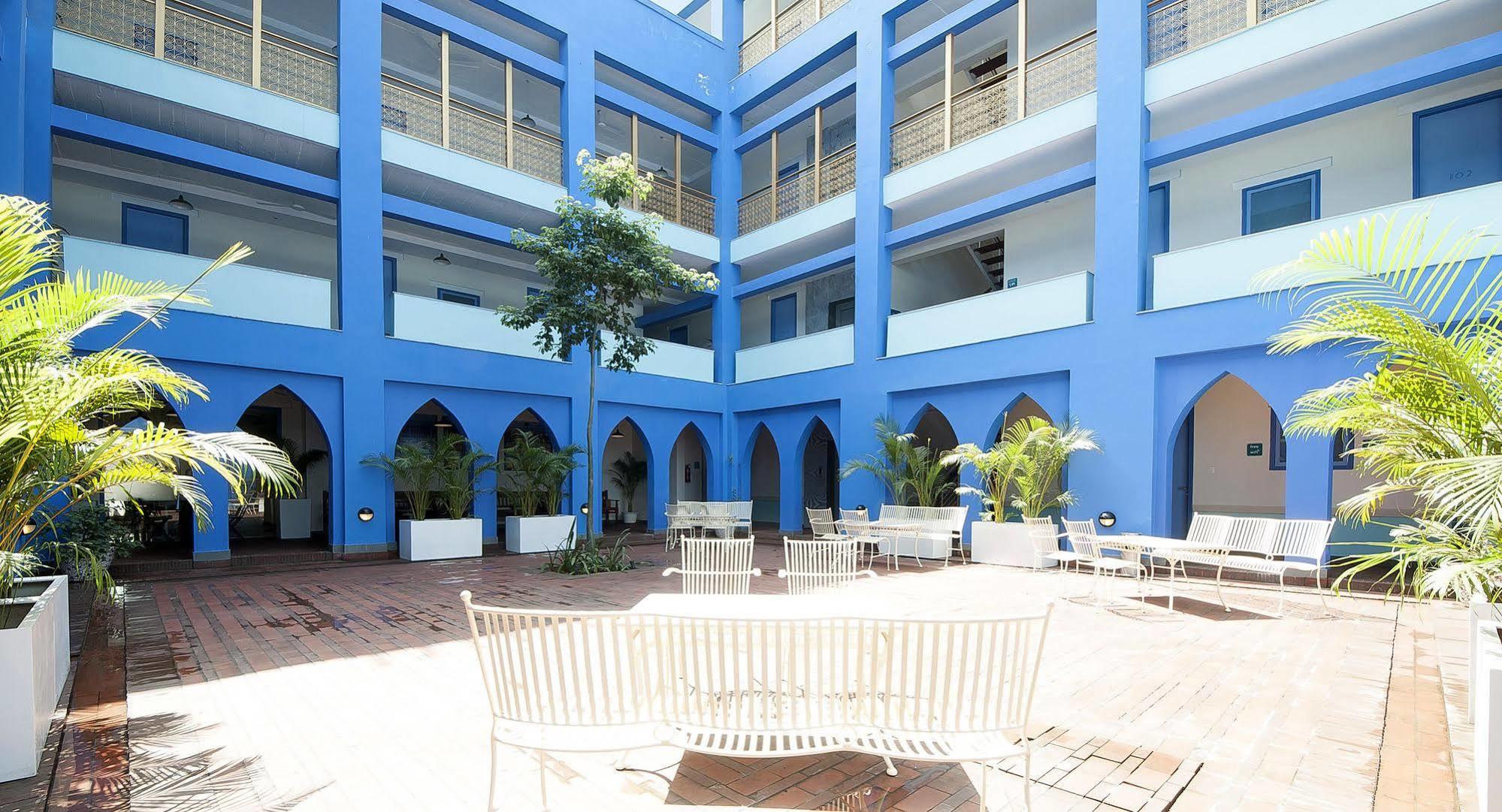 Bloom Boutique L Signature Towers Hotel