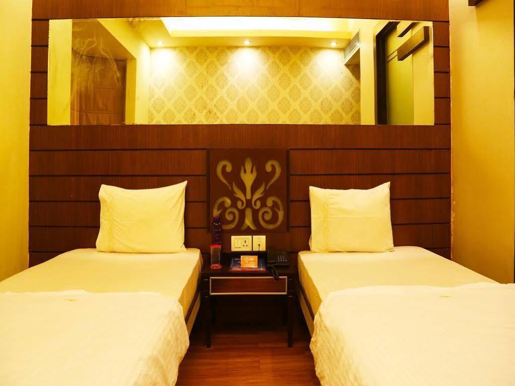 Oyo 386 Lotus Panache Hotel Gurgaon