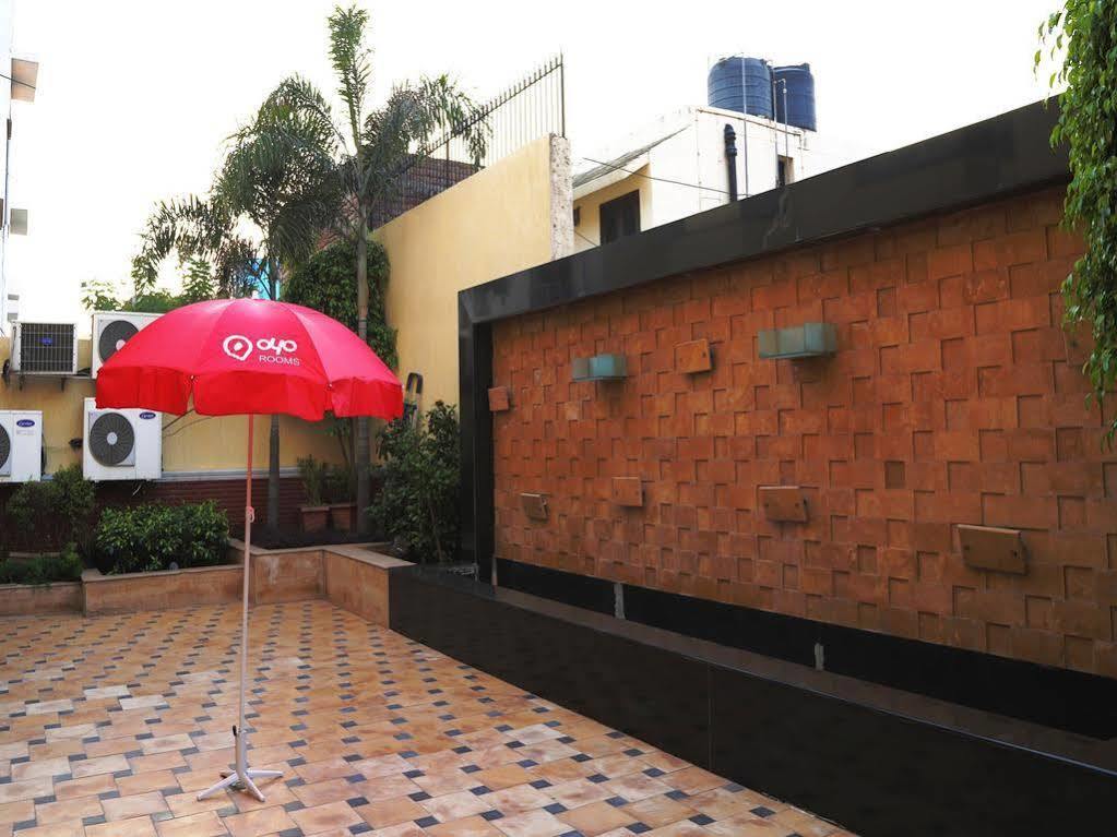Oyo 386 Lotus Panache Hotel 3*