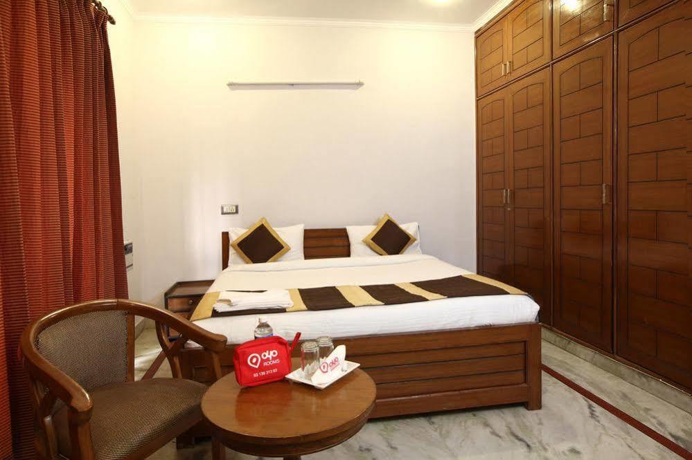 Oyo 386 Lotus Panache 3* Gurgaon