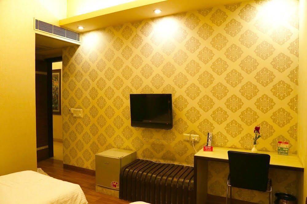 Oyo 386 Lotus Panache 3* Gurgaon