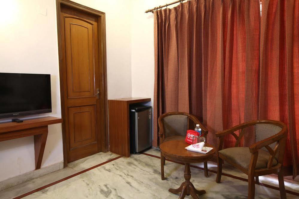 Oyo 386 Lotus Panache 3* Gurgaon