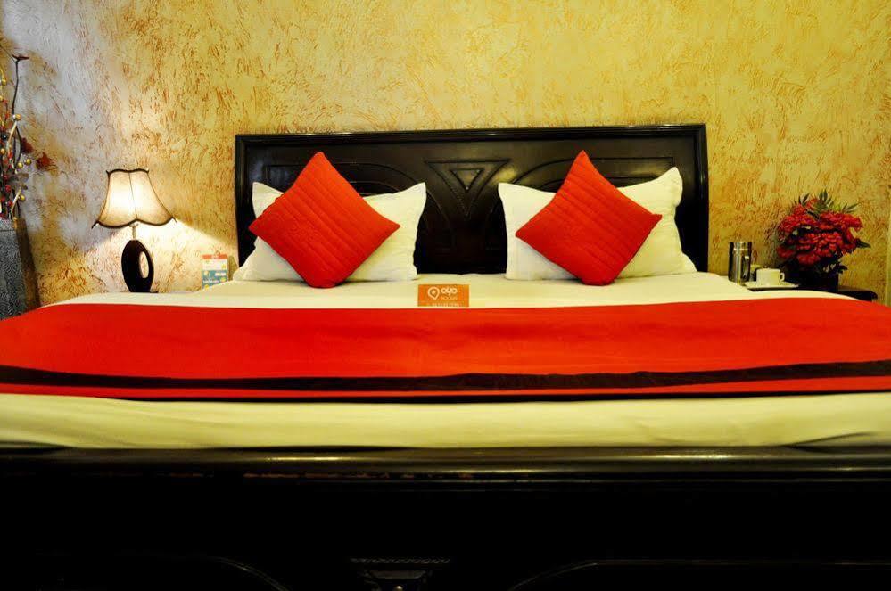 Oyo 386 Lotus Panache 3*