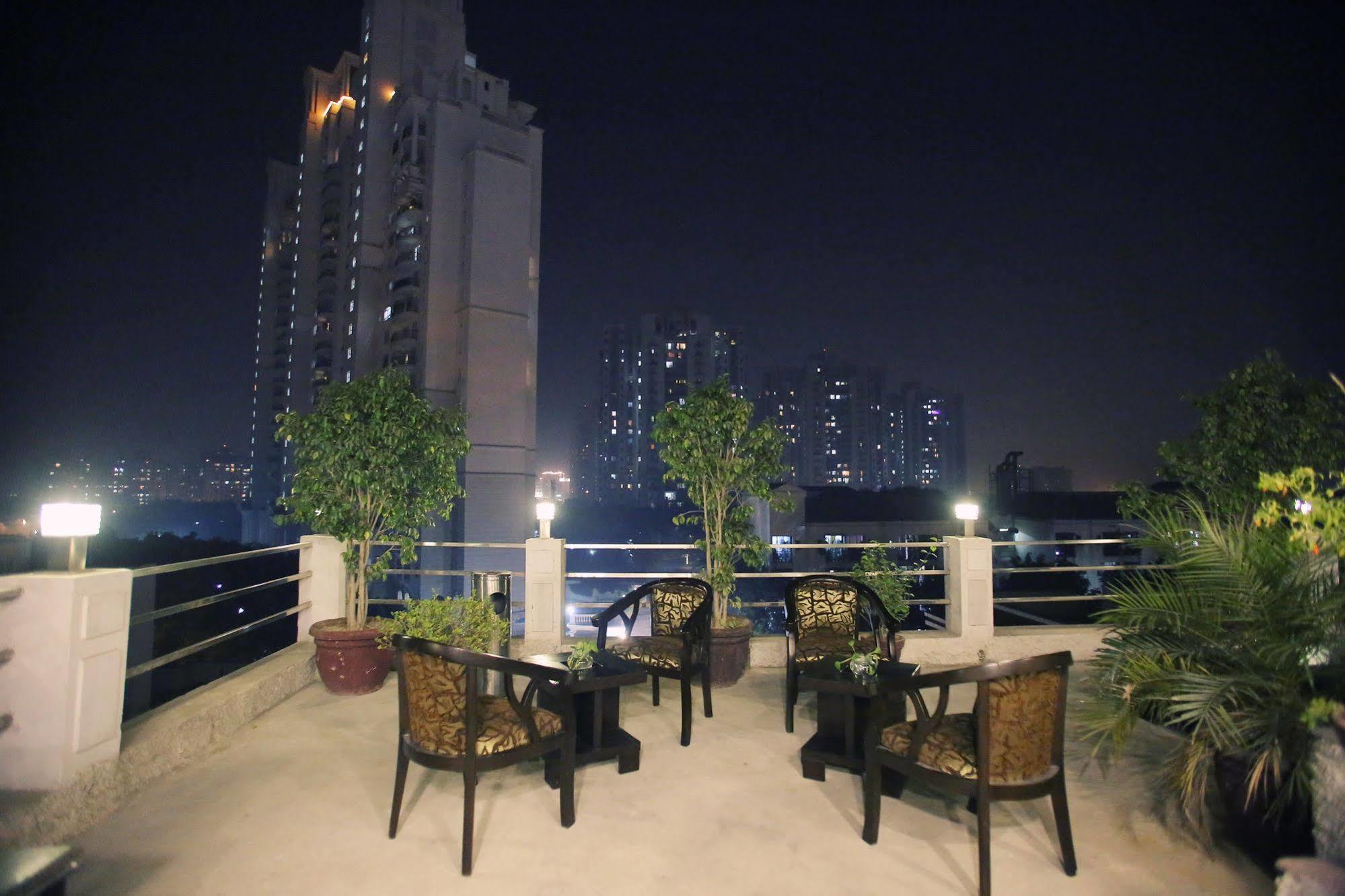 Premier - Golf Course Road ,gurgaon 3* Gurgaon