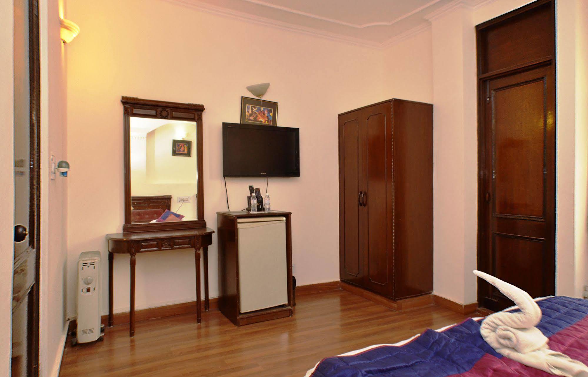 Vijay 3* Gurgaon