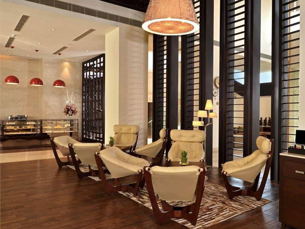 Doubletree By Hilton Gurugram Baani Square Hotel 5*