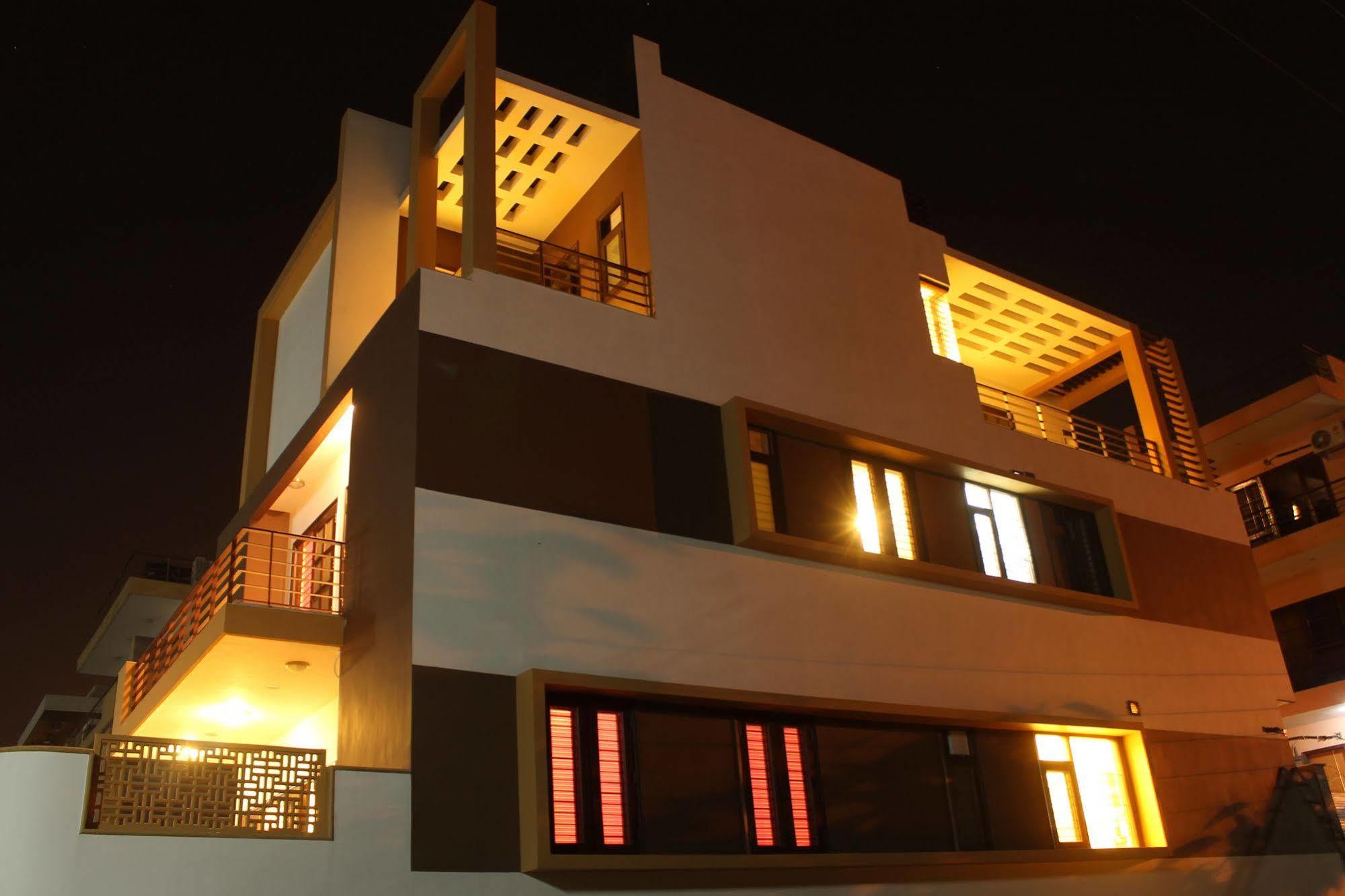 Apartment Cube At Cyber Park *