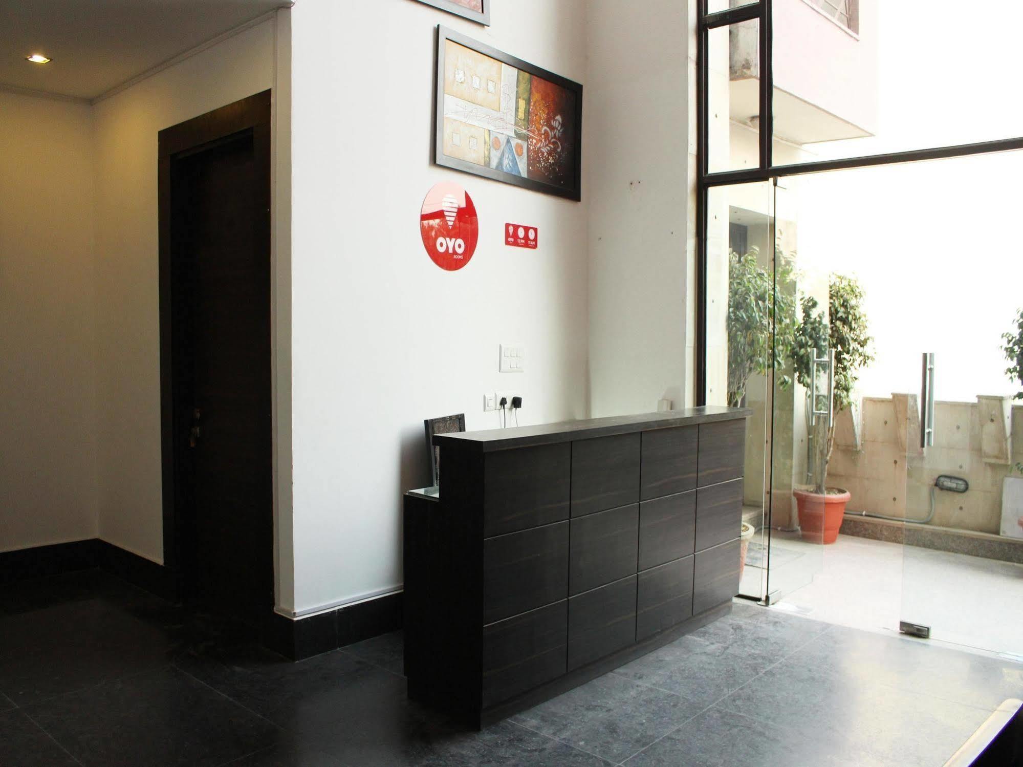 Hotel Oyo Flagship 387 Moulsari Avenue Gurgaon