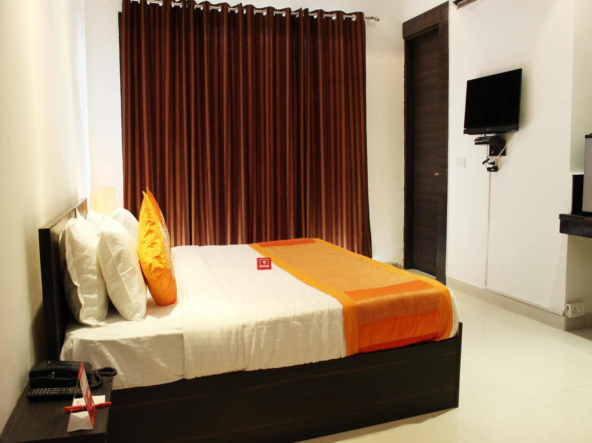 Oyo Flagship 387 Moulsari Avenue Hotel