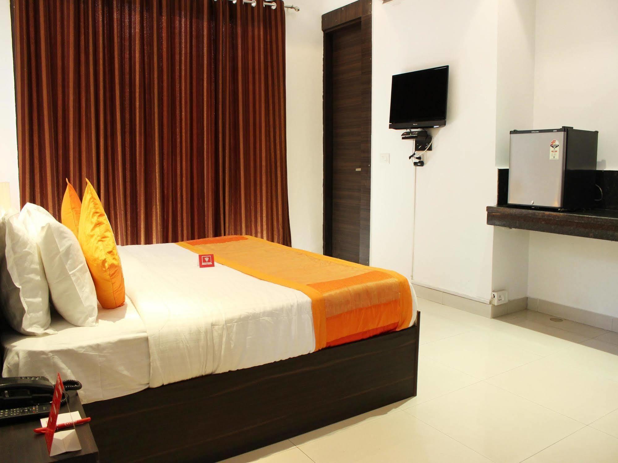 Oyo Flagship 387 Moulsari Avenue Gurgaon