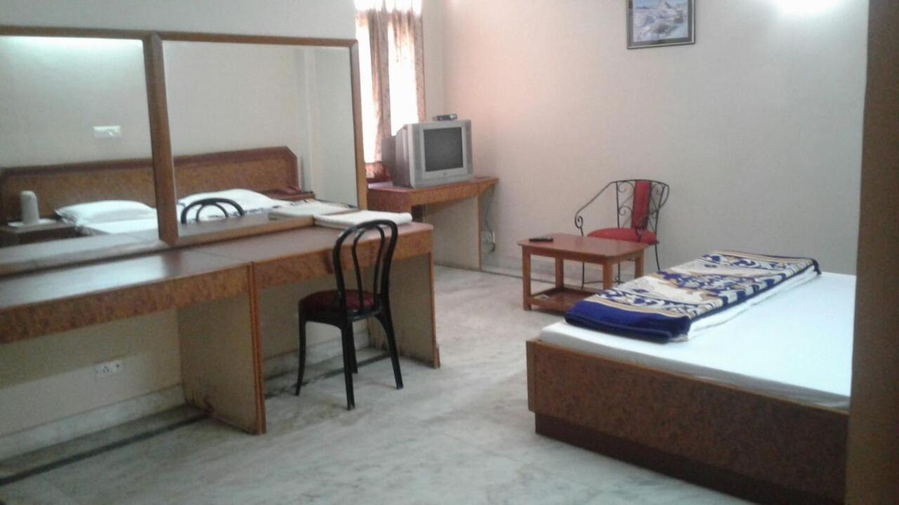 Pamposh Guest House, * Gurgaon