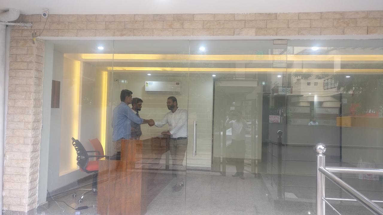 Corooms Sanvi Unitech Cyber Park 3*