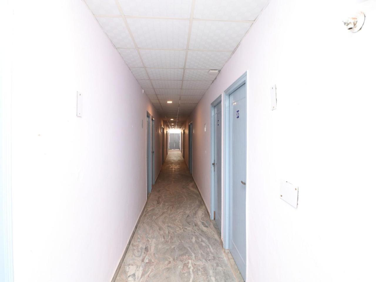 Oyo Flagship 14530 Sector 14 Harsh Hotel