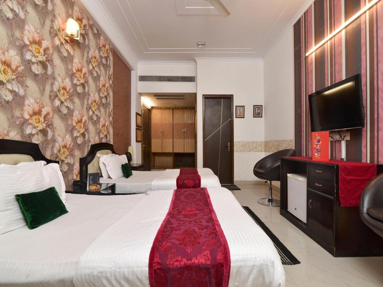 Oyo 11291 Atlantis Hotel Gurgaon