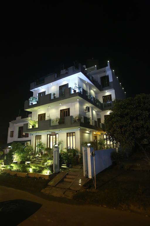 Premier - Golf Course Road ,gurgaon Hotel