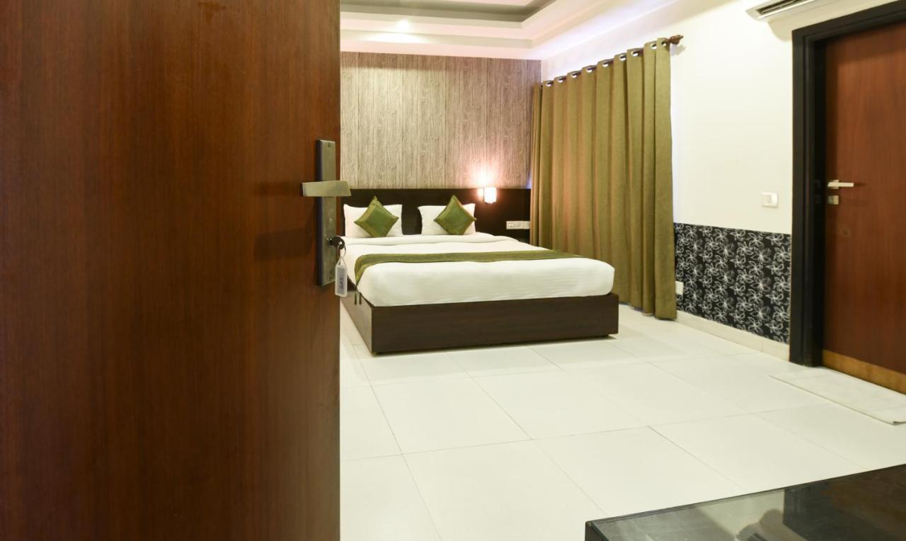 Treebo Aksh Palace Hotel
