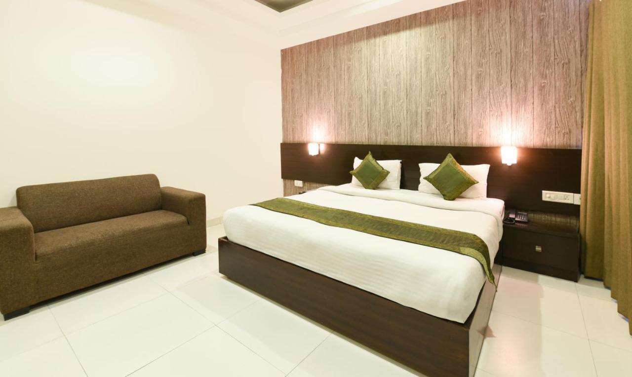 Hotel Treebo Aksh Palace 3*