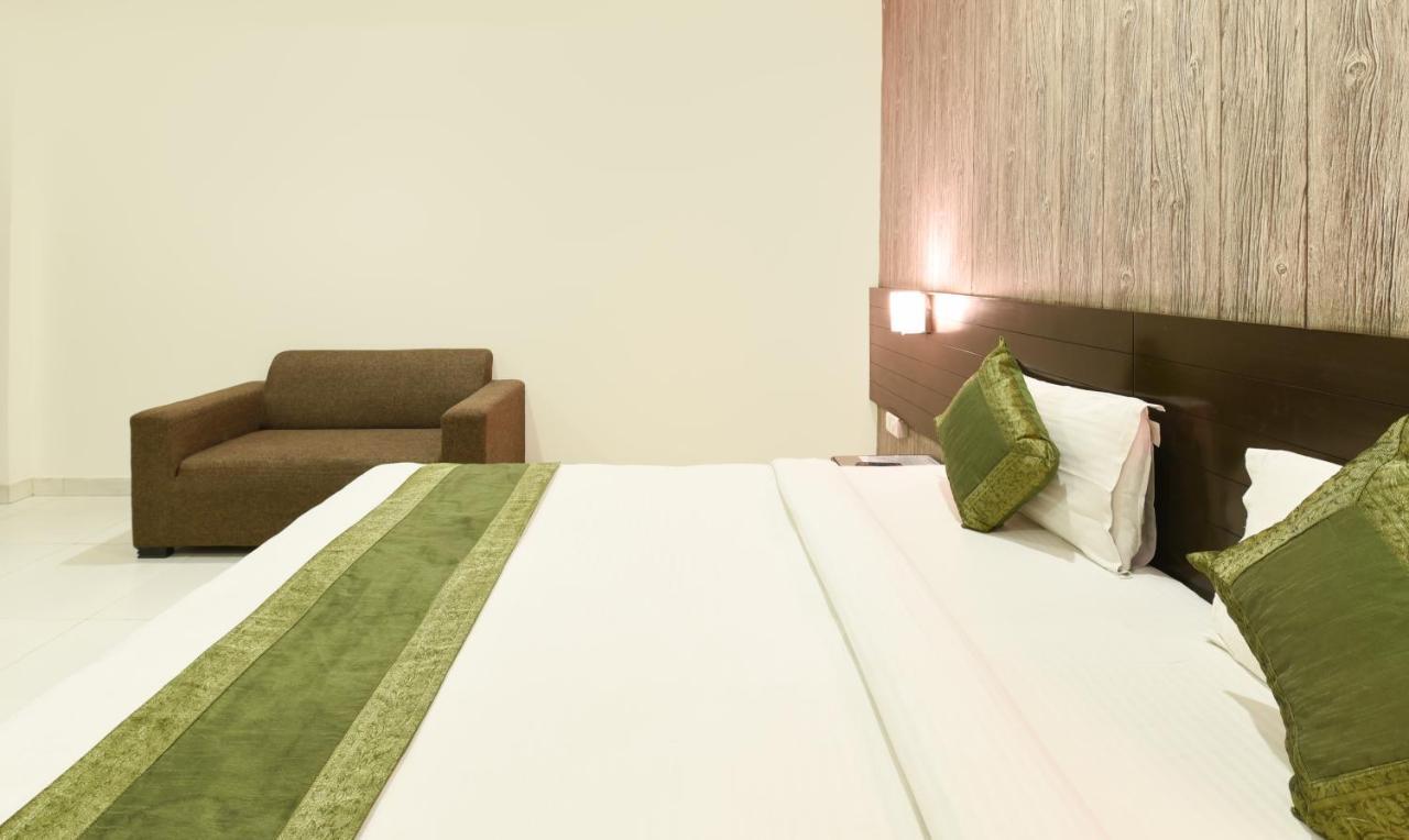 Hotel Treebo Aksh Palace Gurgaon