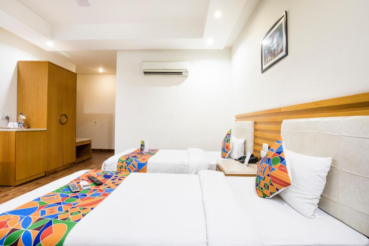 Fabhotel Grd Dlf Square Hotel