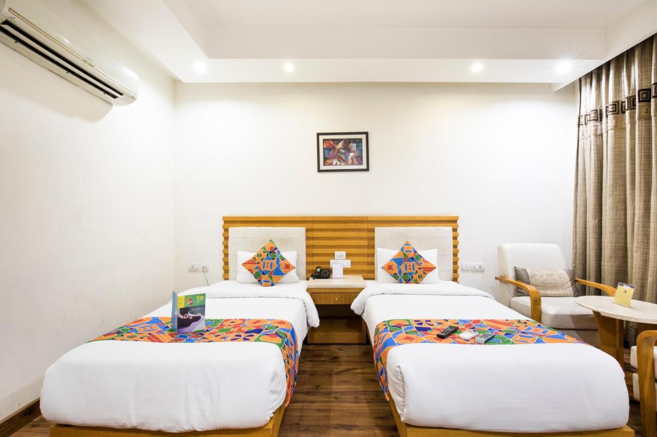 Hotel Fabhotel Grd Dlf Square 3*