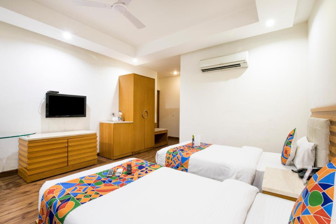 Hotel Fabhotel Grd Dlf Square