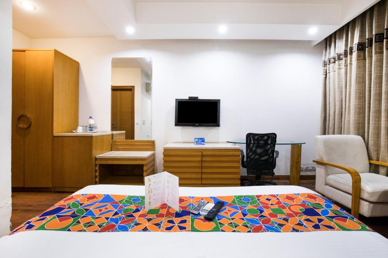Fabhotel Grd Dlf Square Hotel