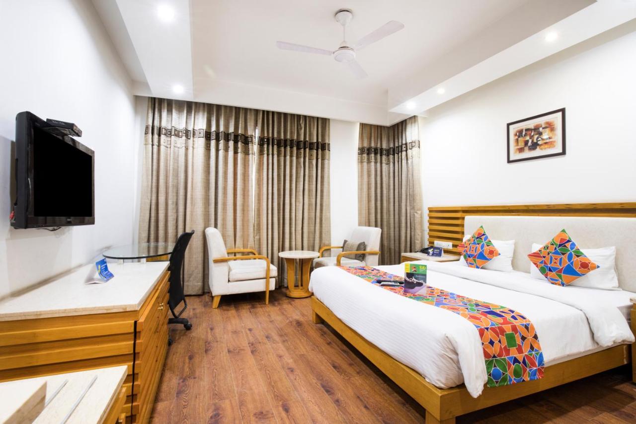 Fabhotel Grd Dlf Square 3*