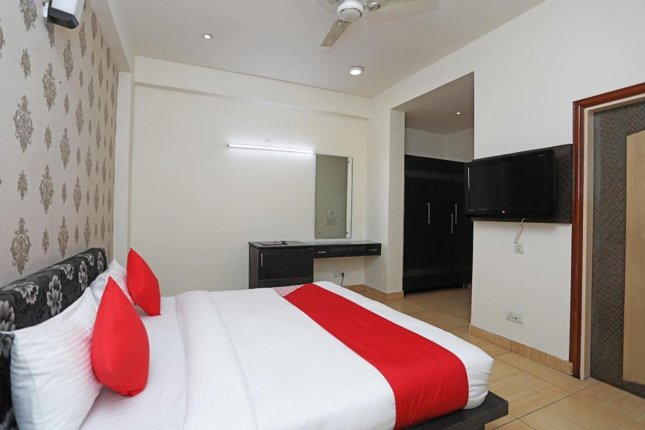 Hotel Oyo 17257 Sunset Residency