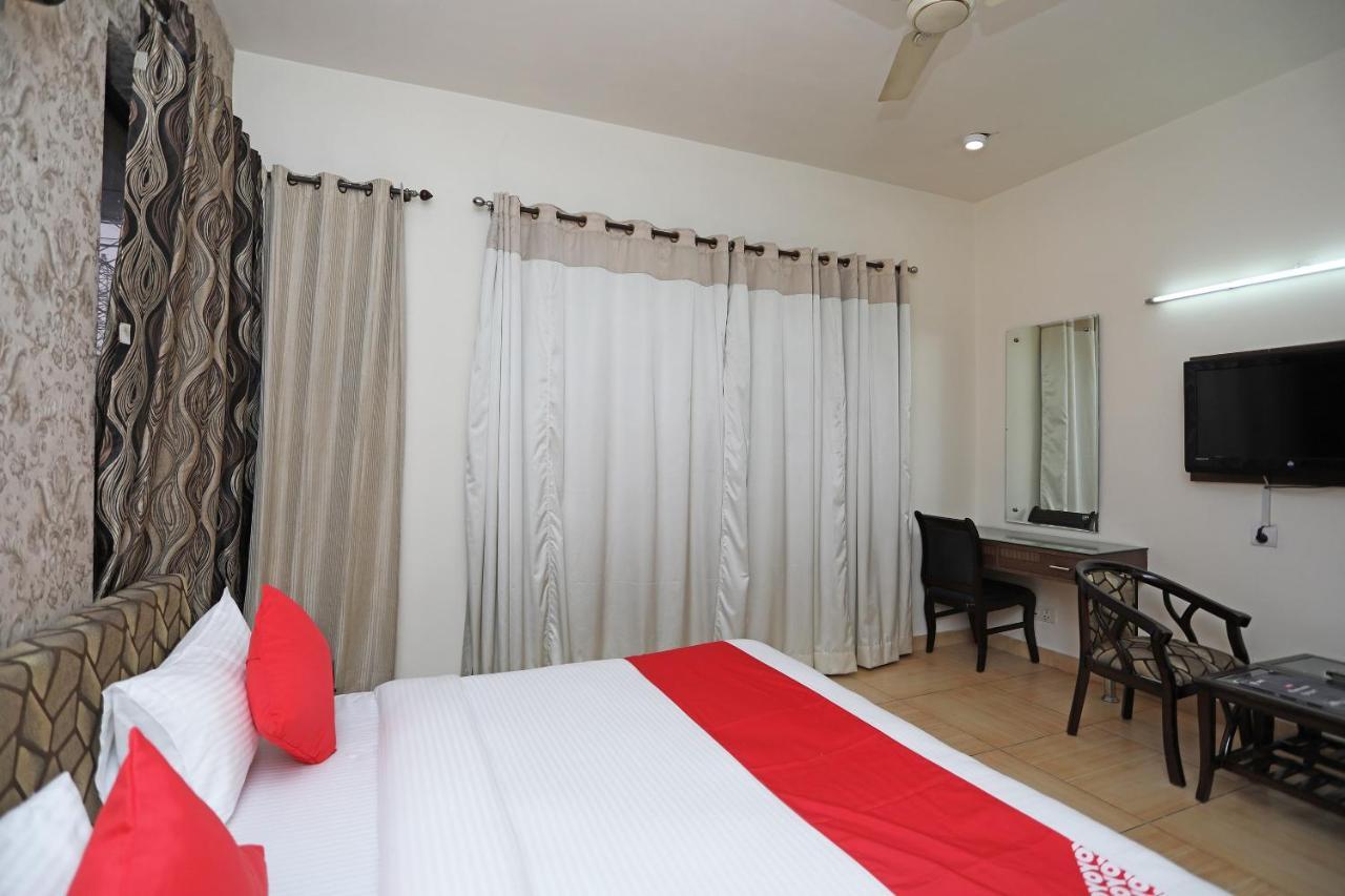 Oyo 17257 Sunset Residency Hotel Gurgaon